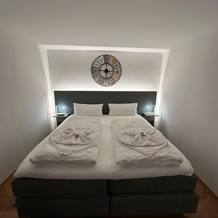 Fischer Boardinghouse Kf Hotel